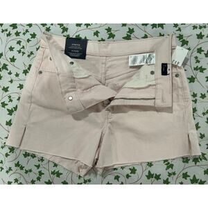 NWT Women's Gap Denim Shorts Size: 27